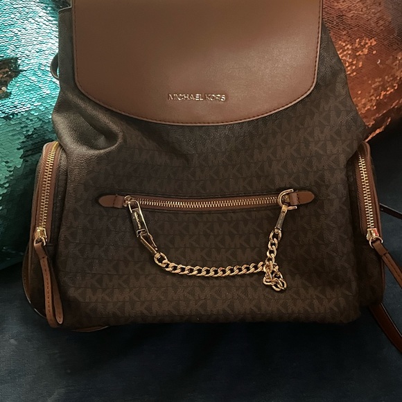 Michael Kors Jet Set Large Logo Backpack - Picture 5 of 14